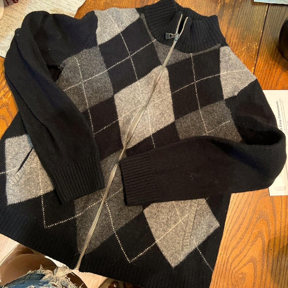 zip up sweater
